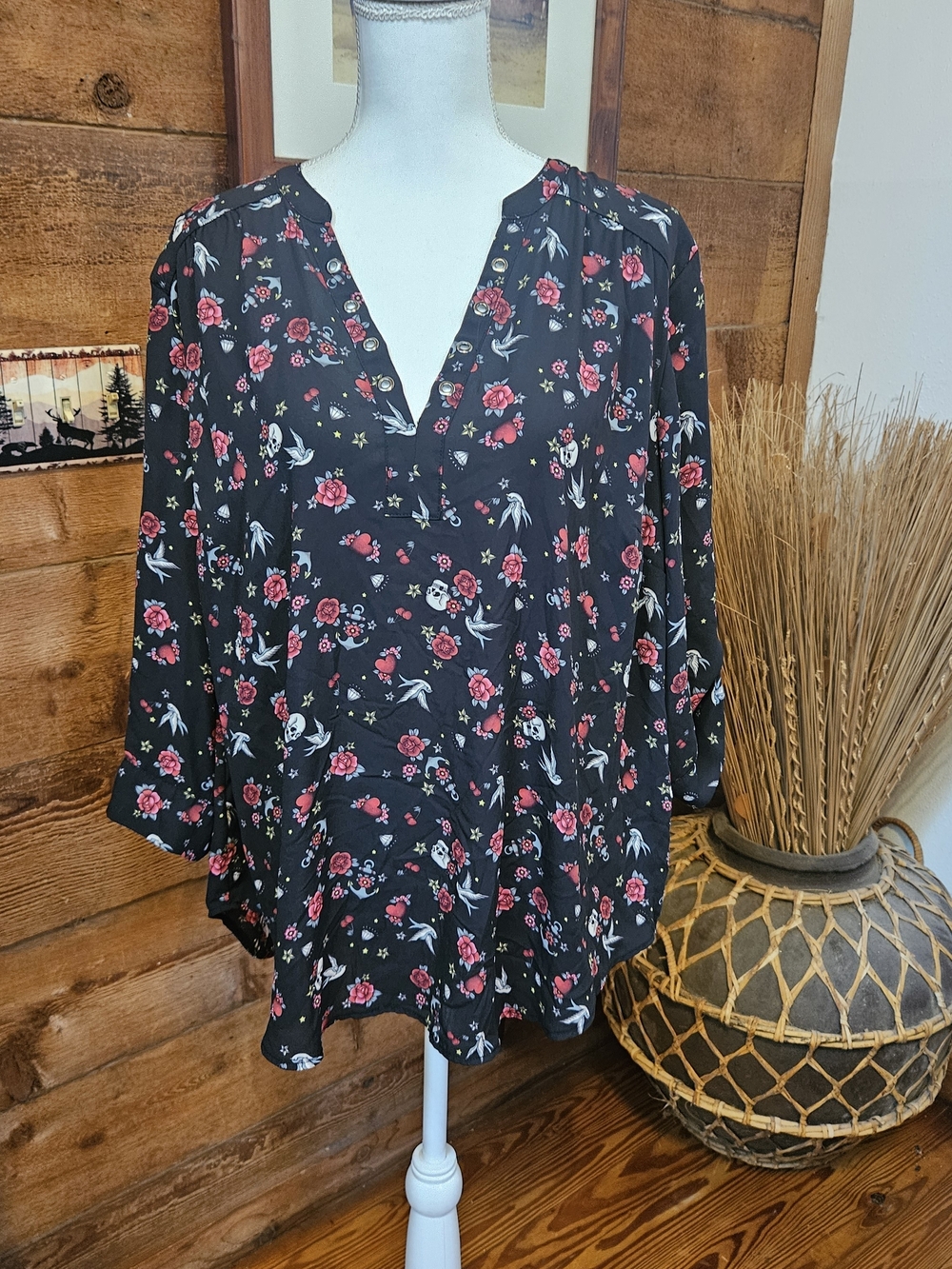 torrid Black Floral V-Neck Tunic Top with Pink Roses And Skeletons